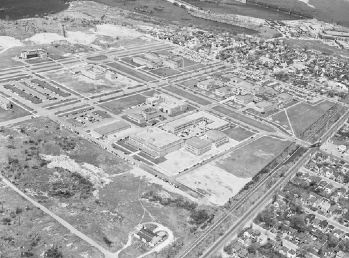 Tunney's Pasture - The Story Behind Ottawa's Field of Dreams - The