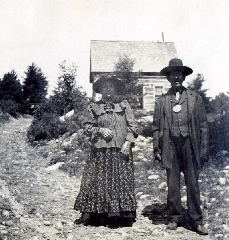 Paul Chevalier, last chief of the Dumoine Band and wife Susan Hudson - Rapides des Joachims (1910). 